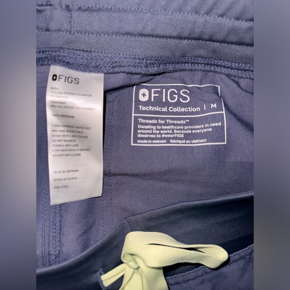 FIGS SCRUB SET - Picture 9 of 14